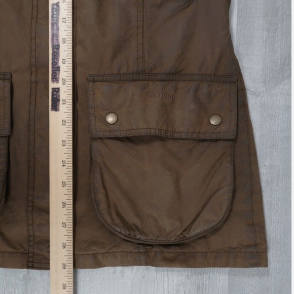 Barbour “Vintage Beadnell” Waxed Cotton Jacket - Picture 11 of 13